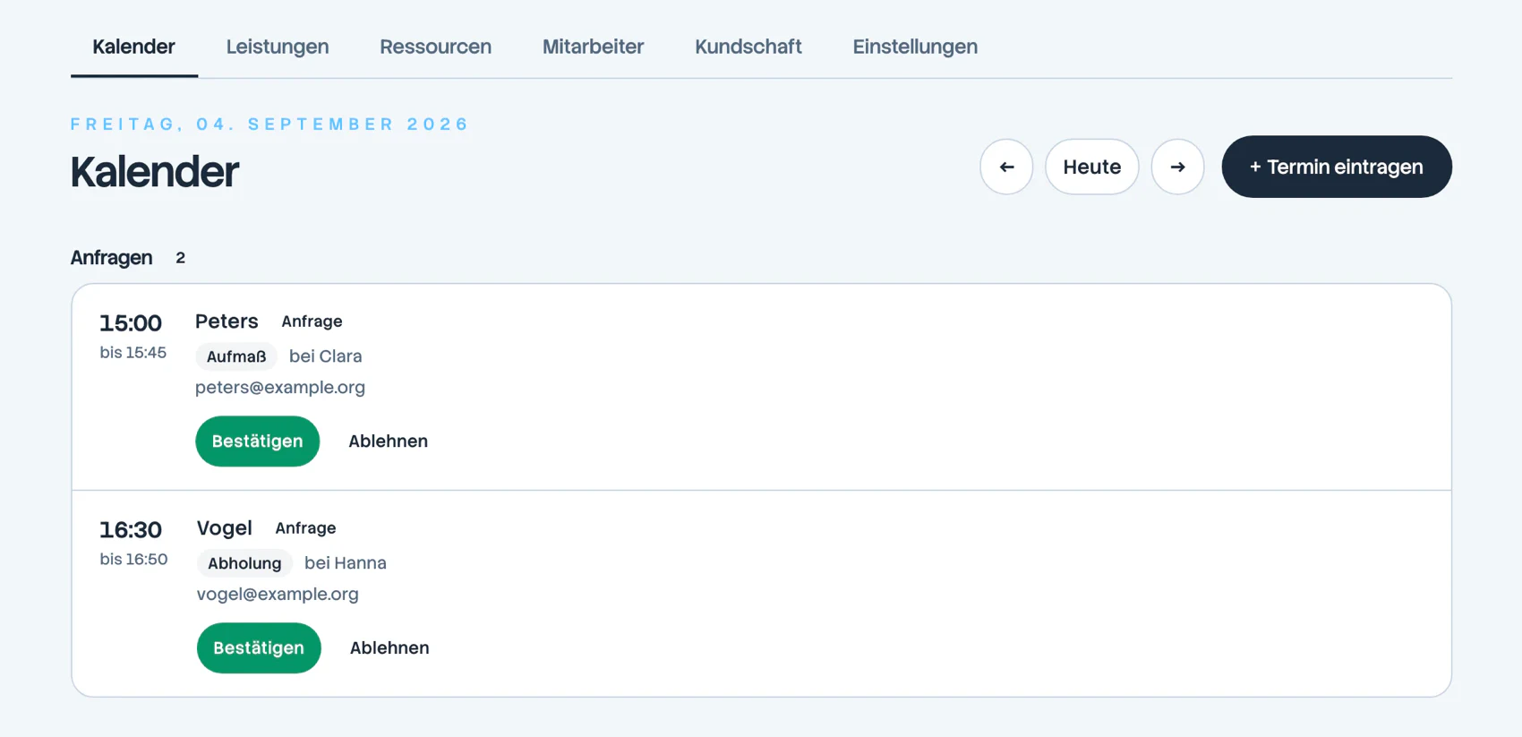 Der Terminkalender: offene Anfragen oben, die Termine des Tages darunter.